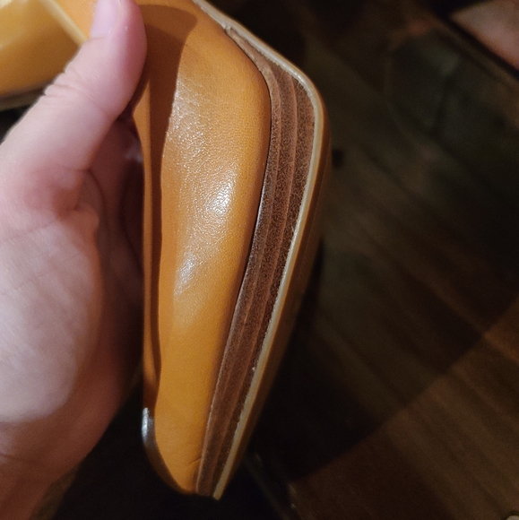 Mustard Nine West shoe - Picture 7 of 8